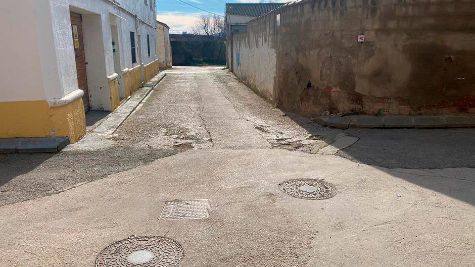 Imagen: Las calles del Río y Duque Solferino presentan un mal estado del firme. 