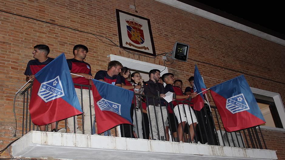 Imagen Chupinazo en Frula: «Ojalá podamos volver a este balcón para celebrar un título»