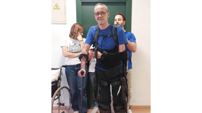 Imagen Almuniente organiza una comida solidaria para apoyar a AENO y su programa de rehabilitación con exoesqueleto